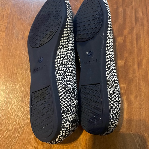 Houndstooth Point Rothy’s - Picture 3 of 5